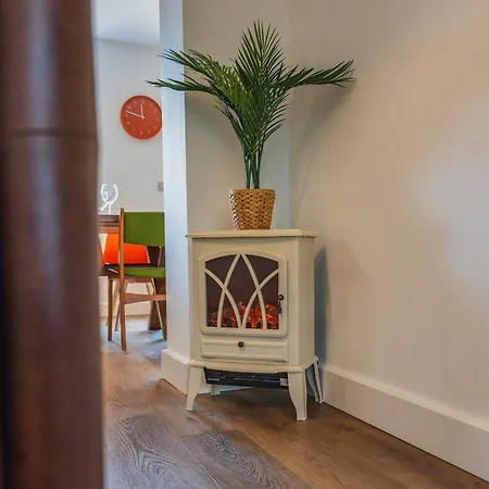 Stylish 3-bed Near Scotch Corner By Mcpi Hosting, Perfect For Families & Groups! Middleton Tyas