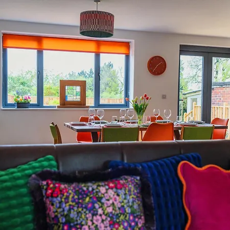 Stylish 3-bed Near Scotch Corner By Mcpi Hosting, Perfect For Families & Groups! 度假居 *