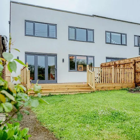 Stylish 3-bed Near Scotch Corner By Mcpi Hosting, Perfect For Families & Groups! Middleton Tyas