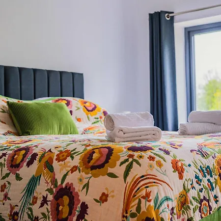 Stylish 3-bed Near Scotch Corner By Mcpi Hosting, Perfect For Families & Groups! Middleton Tyas